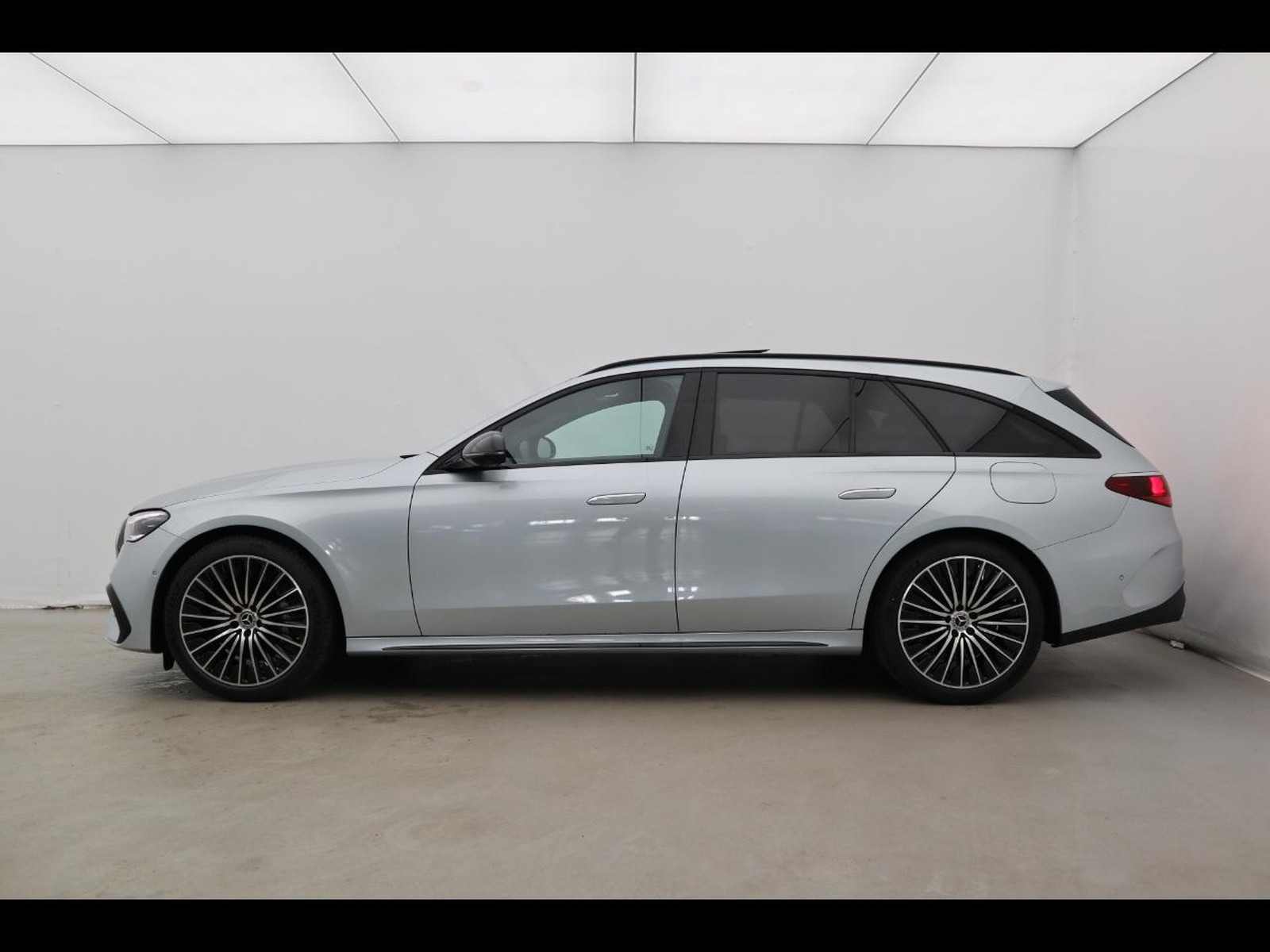 3 - Mercedes Classe E station wagon 300 de plug in hybrid amg line advanced plus 4matic 9g-tronic