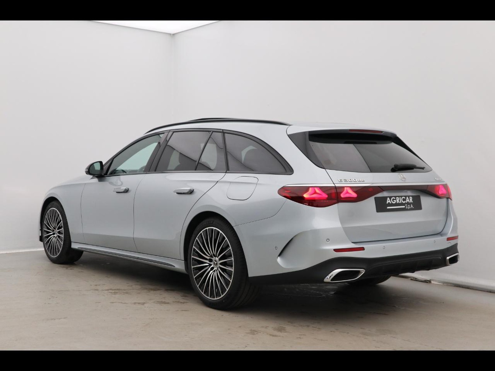 5 - Mercedes Classe E station wagon 300 de plug in hybrid amg line advanced plus 4matic 9g-tronic