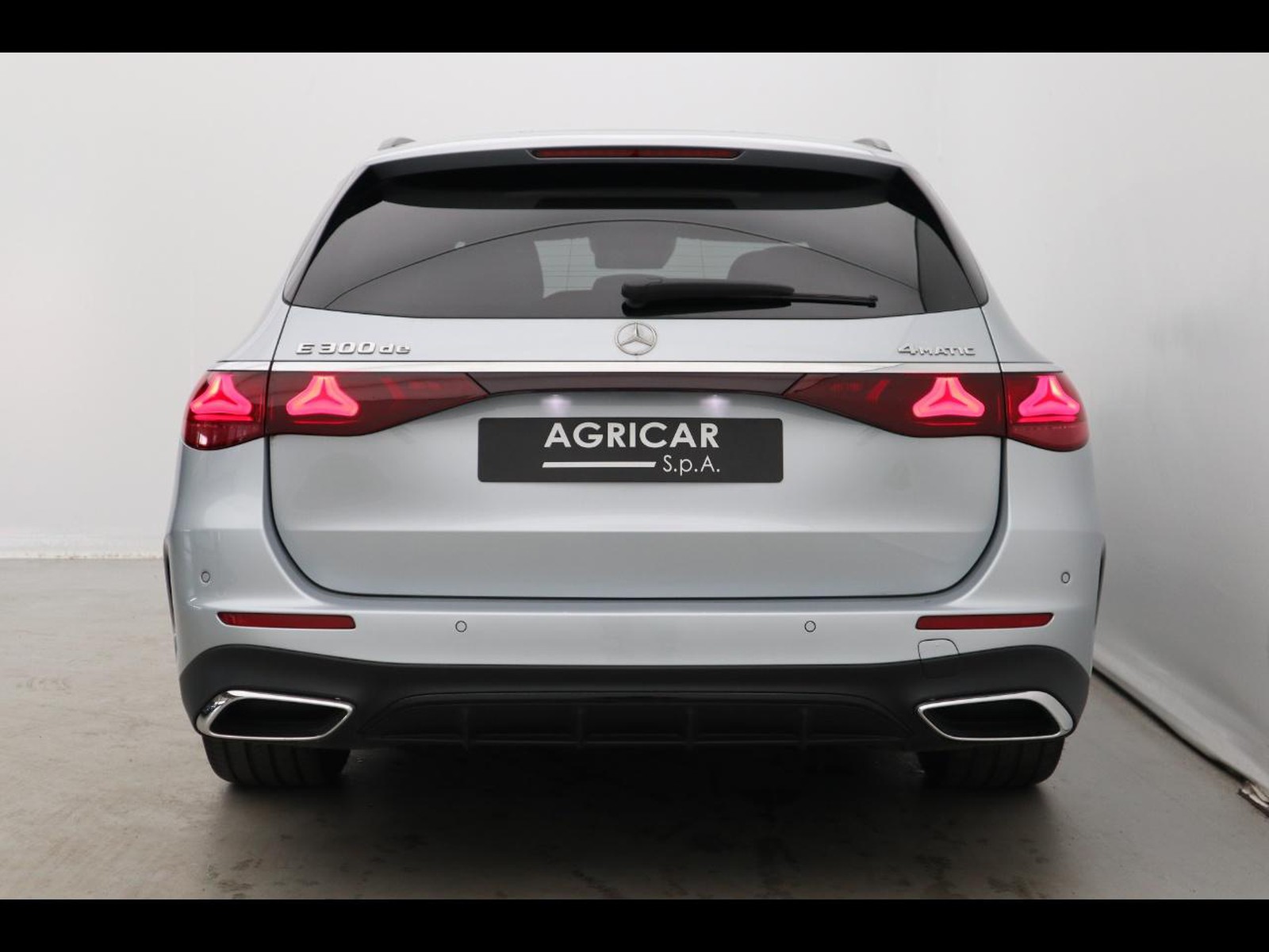 6 - Mercedes Classe E station wagon 300 de plug in hybrid amg line advanced plus 4matic 9g-tronic