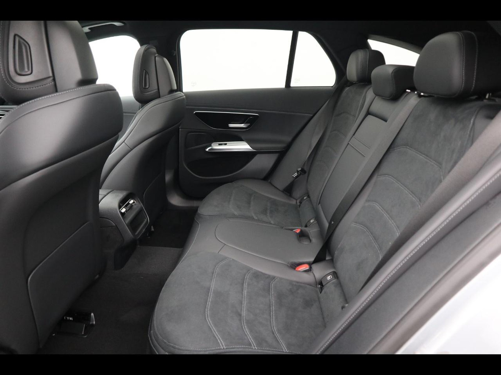 8 - Mercedes Classe E station wagon 300 de plug in hybrid amg line advanced plus 4matic 9g-tronic