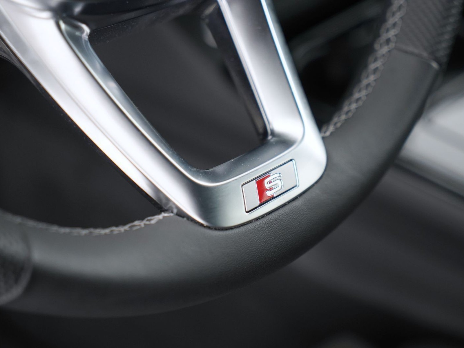 27 - Audi A4 avant 40 2.0 tdi mhev 204cv s line edition quattro s tronic