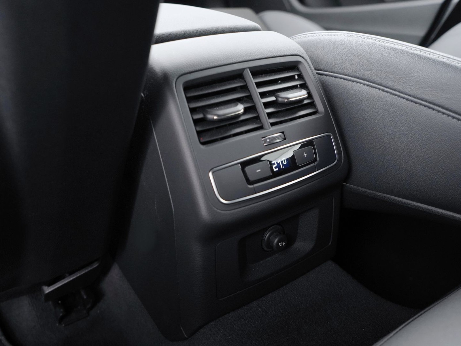 28 - Audi A4 avant 40 2.0 tdi mhev 204cv s line edition quattro s tronic