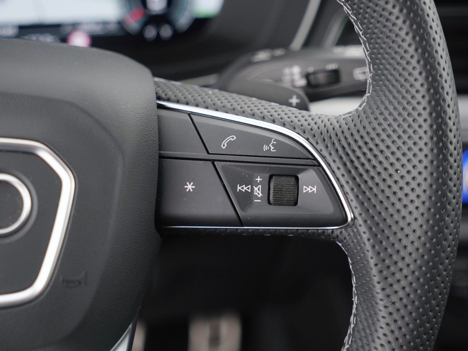 9 - Audi A4 avant 40 2.0 tdi mhev 204cv s line edition quattro s tronic