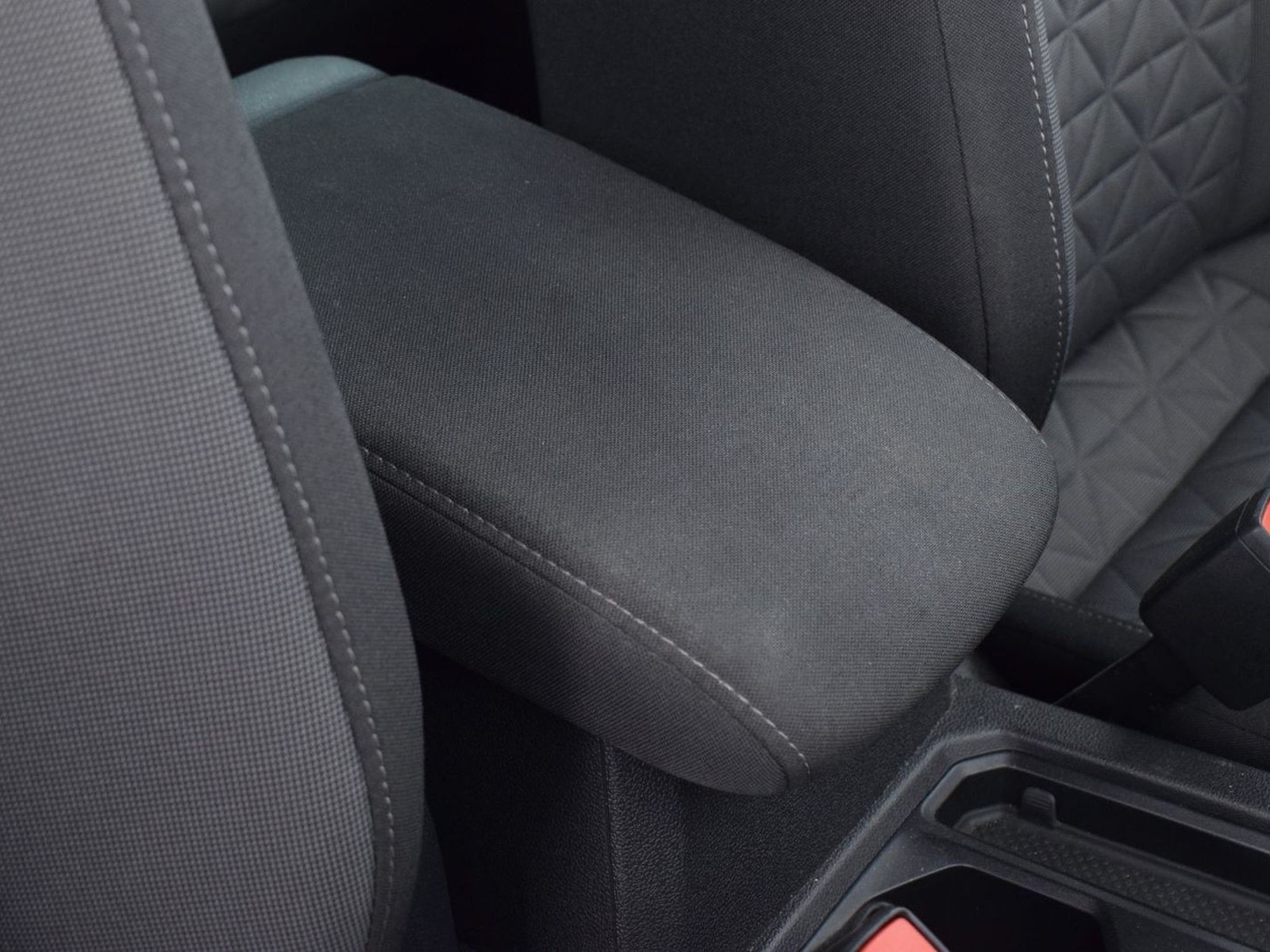 18 - Volkswagen Tiguan 2.0 tdi scr 150cv life dsg