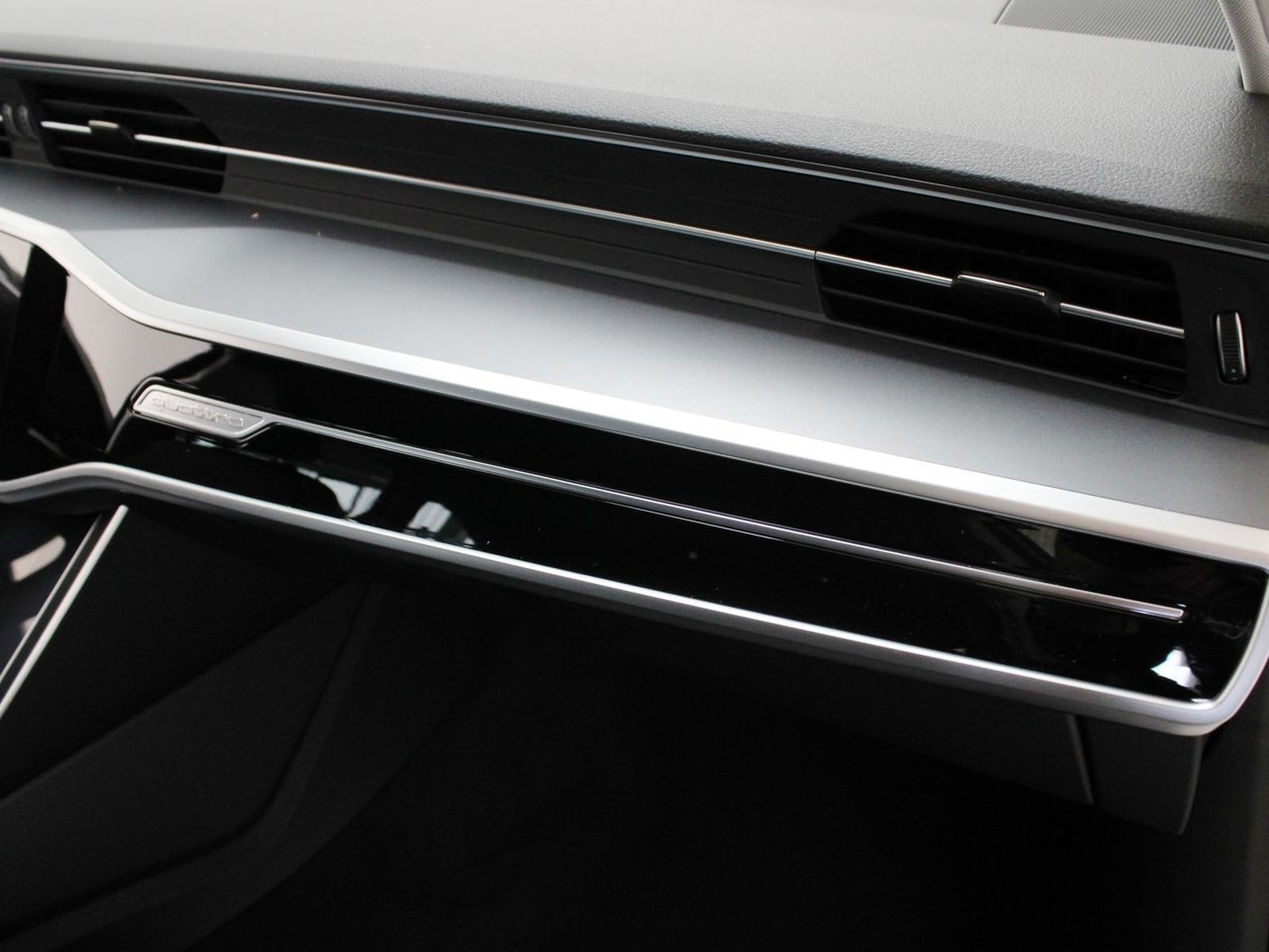 17 - Audi A6 avant 50 2.0 tfsi e business quattro ultra s tronic