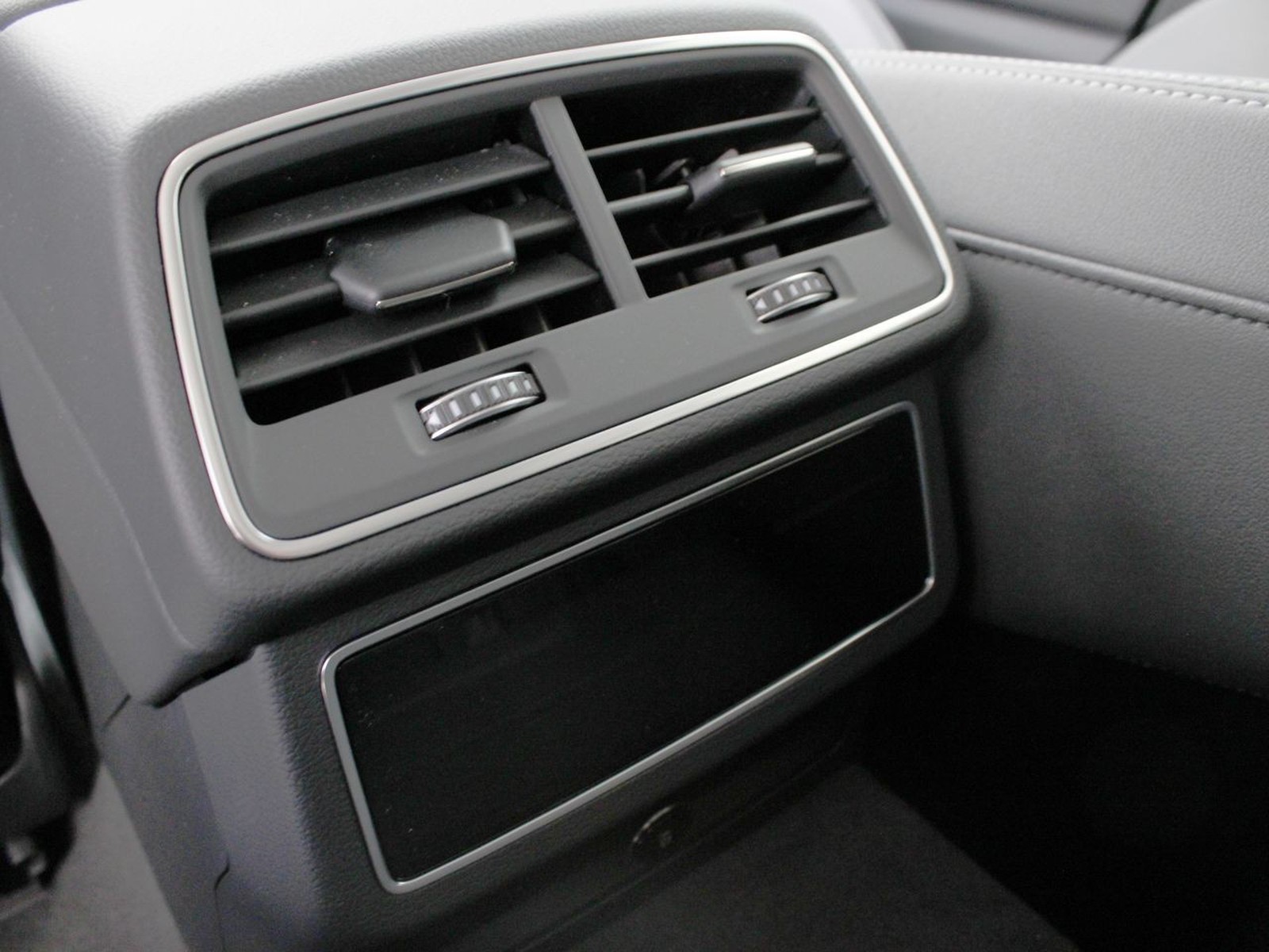 26 - Audi A6 avant 50 2.0 tfsi e business quattro ultra s tronic