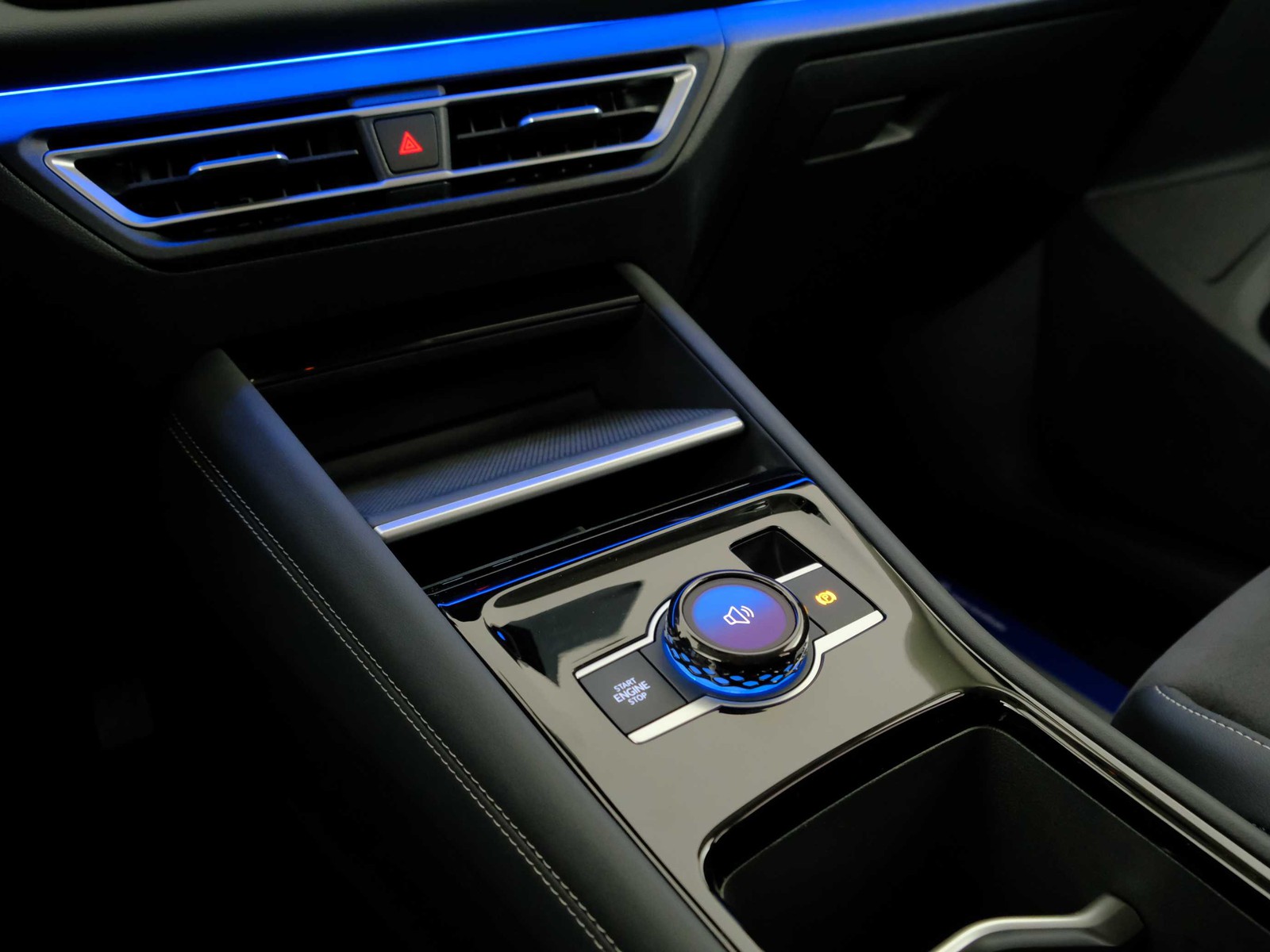 12 - Volkswagen Tiguan 1.5 etsi act 150cv elegance dsg