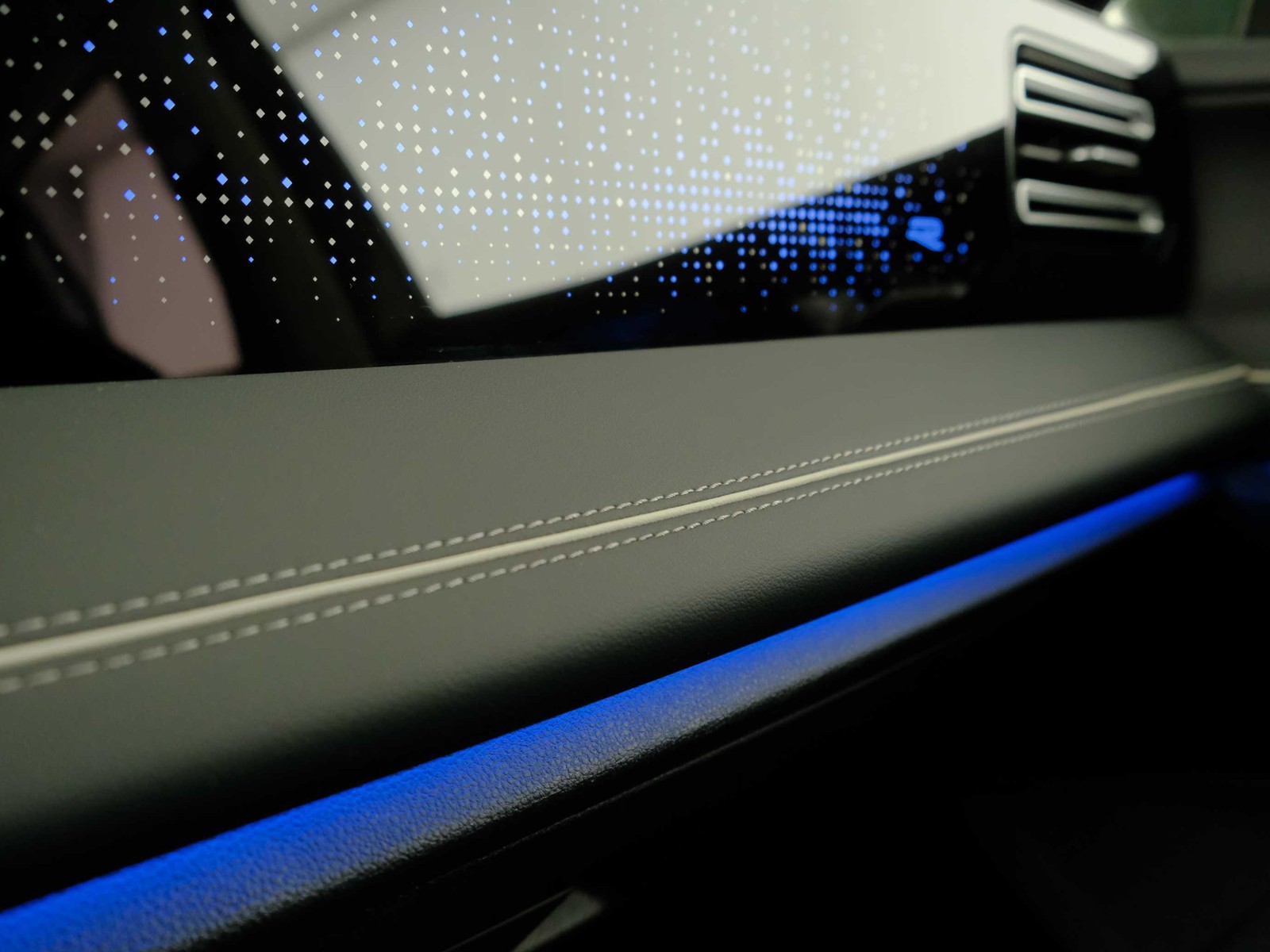 32 - Volkswagen Tiguan 1.5 etsi act 150cv elegance dsg