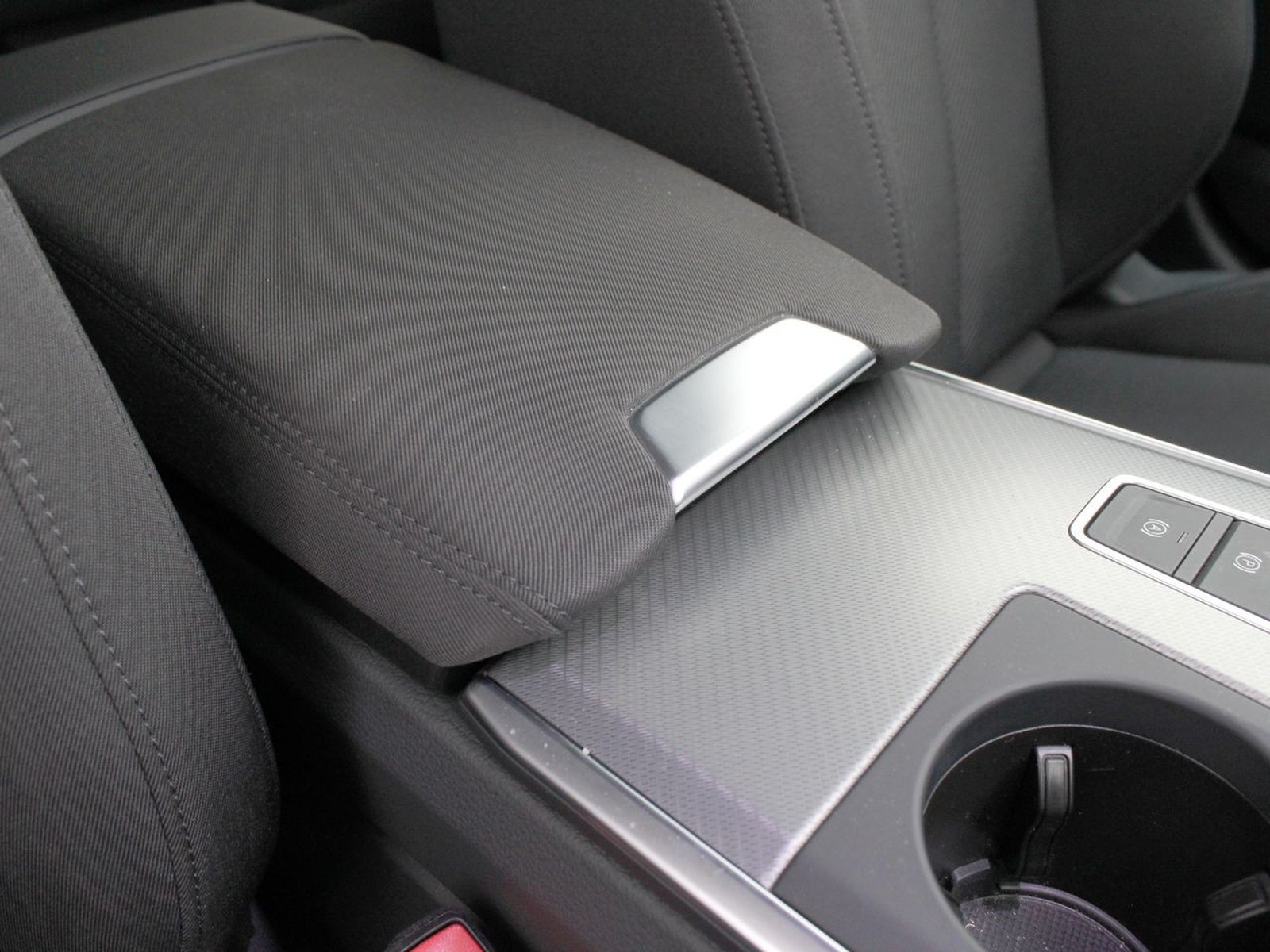 17 - Audi A6 avant 40 2.0 tdi mhev 12v s line edition quattro ultra s tronic