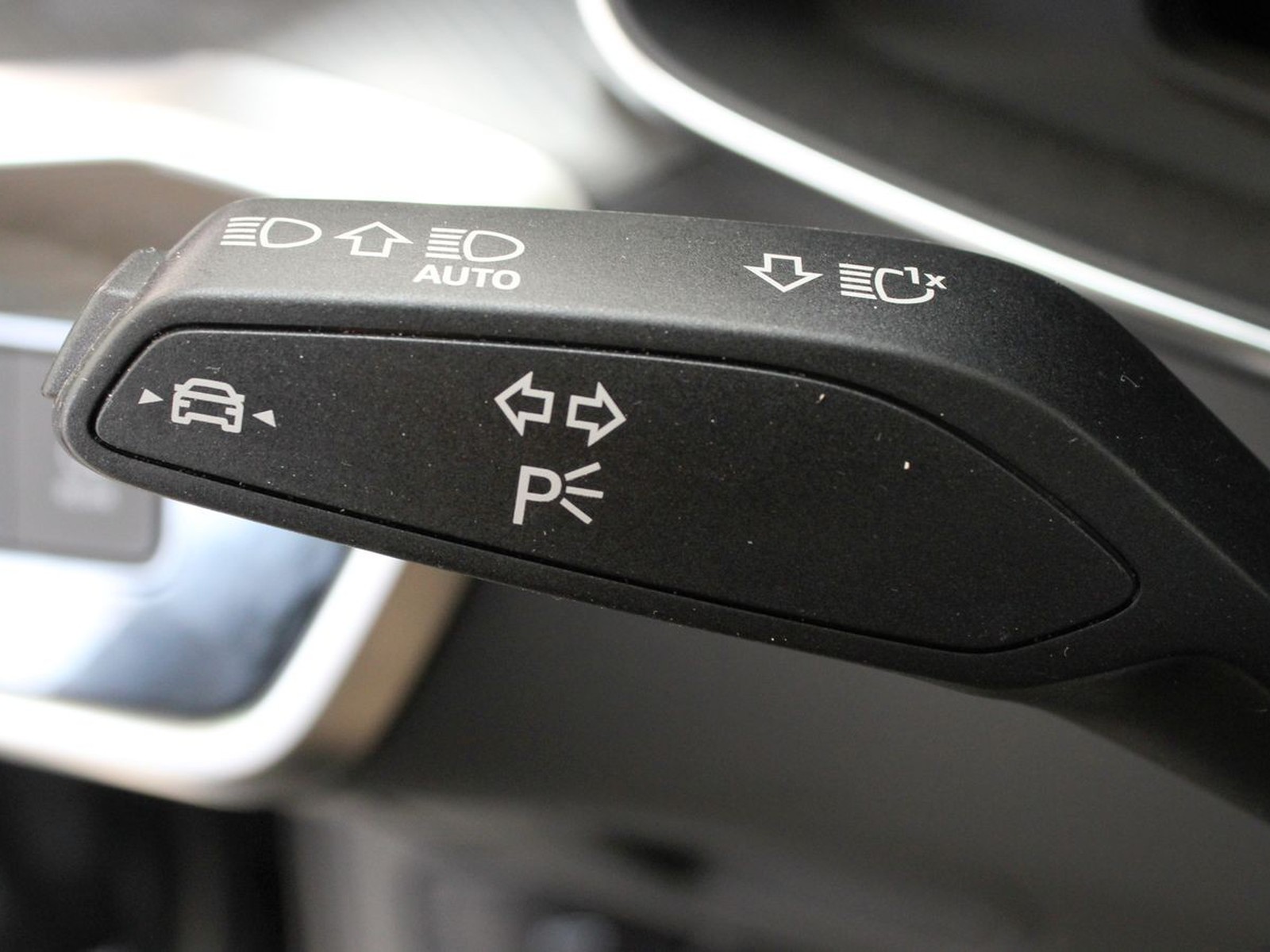 24 - Audi A6 avant 40 2.0 tdi mhev 12v s line edition quattro ultra s tronic