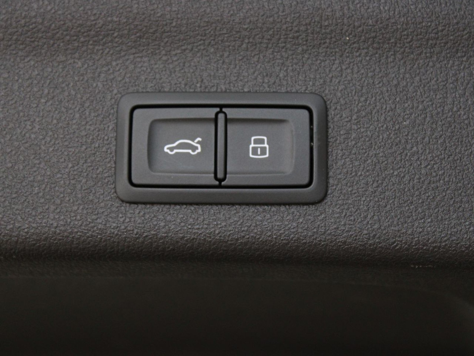 33 - Audi A6 avant 40 2.0 tdi mhev 12v s line edition quattro ultra s tronic