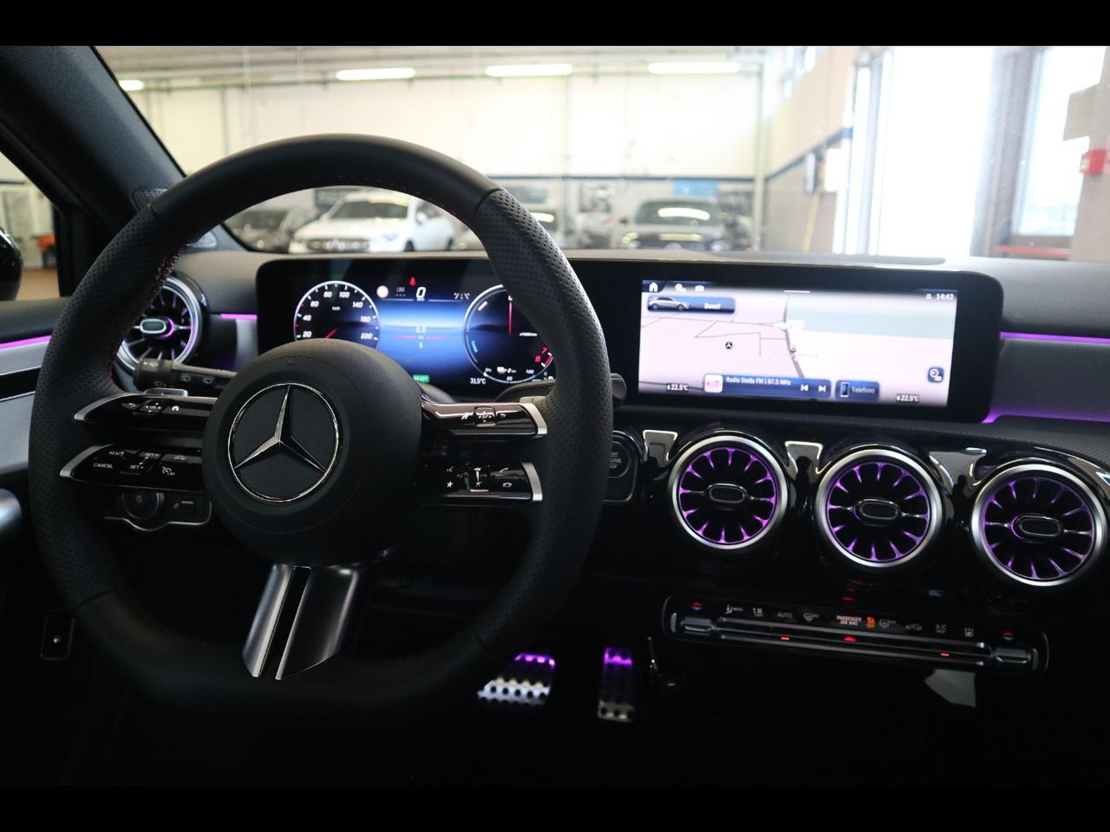 12 - Mercedes Classe A 250 e plug-in-hybrid amg line advanced plus speedshift dct amg 8g