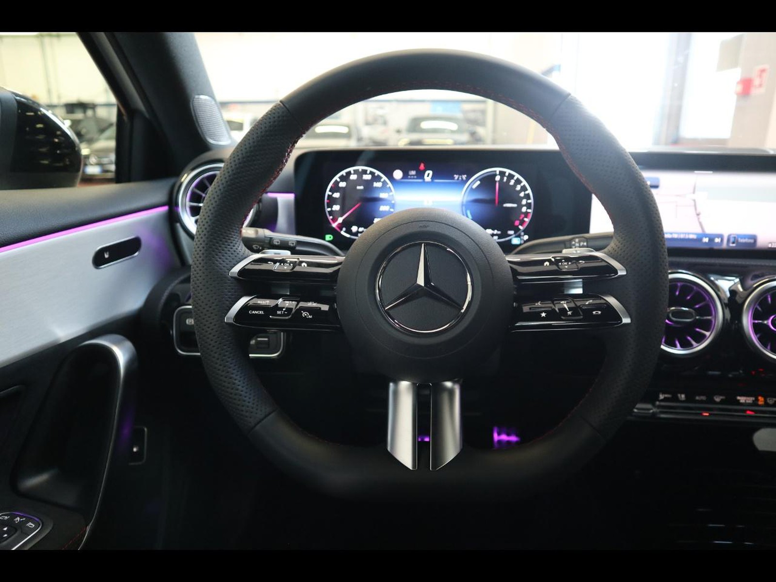 17 - Mercedes Classe A 250 e plug-in-hybrid amg line advanced plus speedshift dct amg 8g