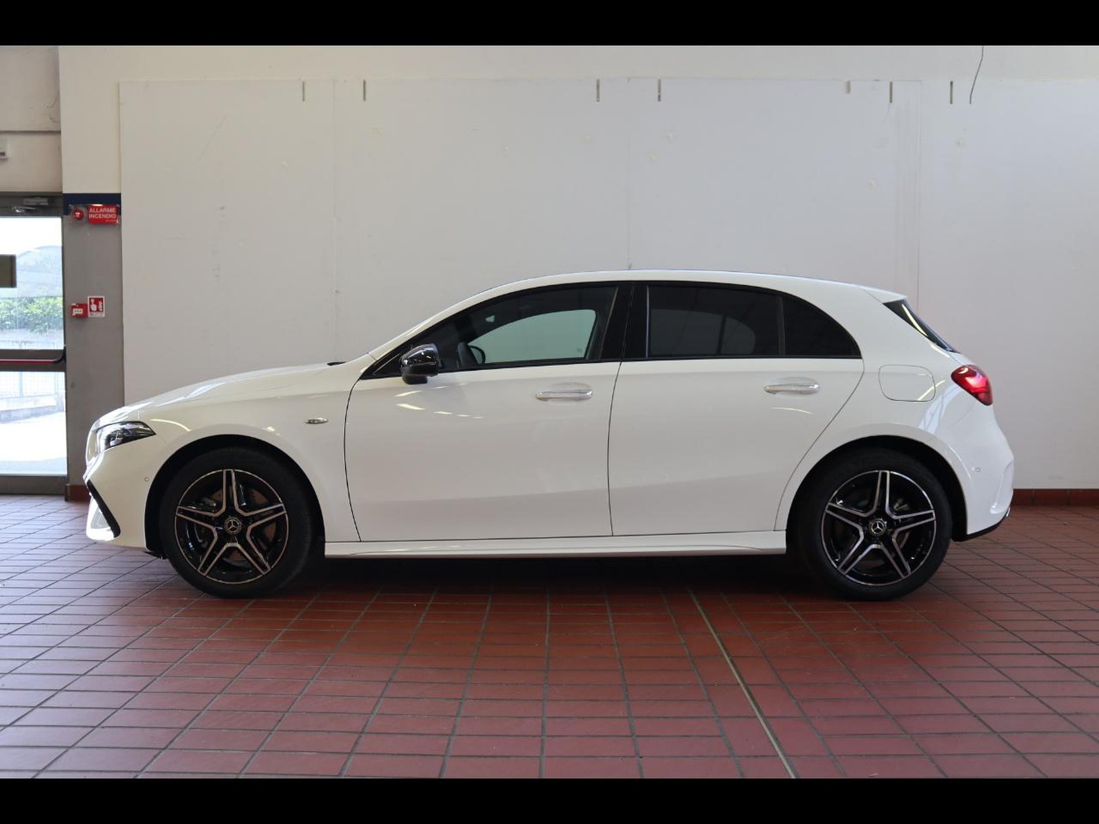 3 - Mercedes Classe A 250 e plug-in-hybrid amg line advanced plus speedshift dct amg 8g