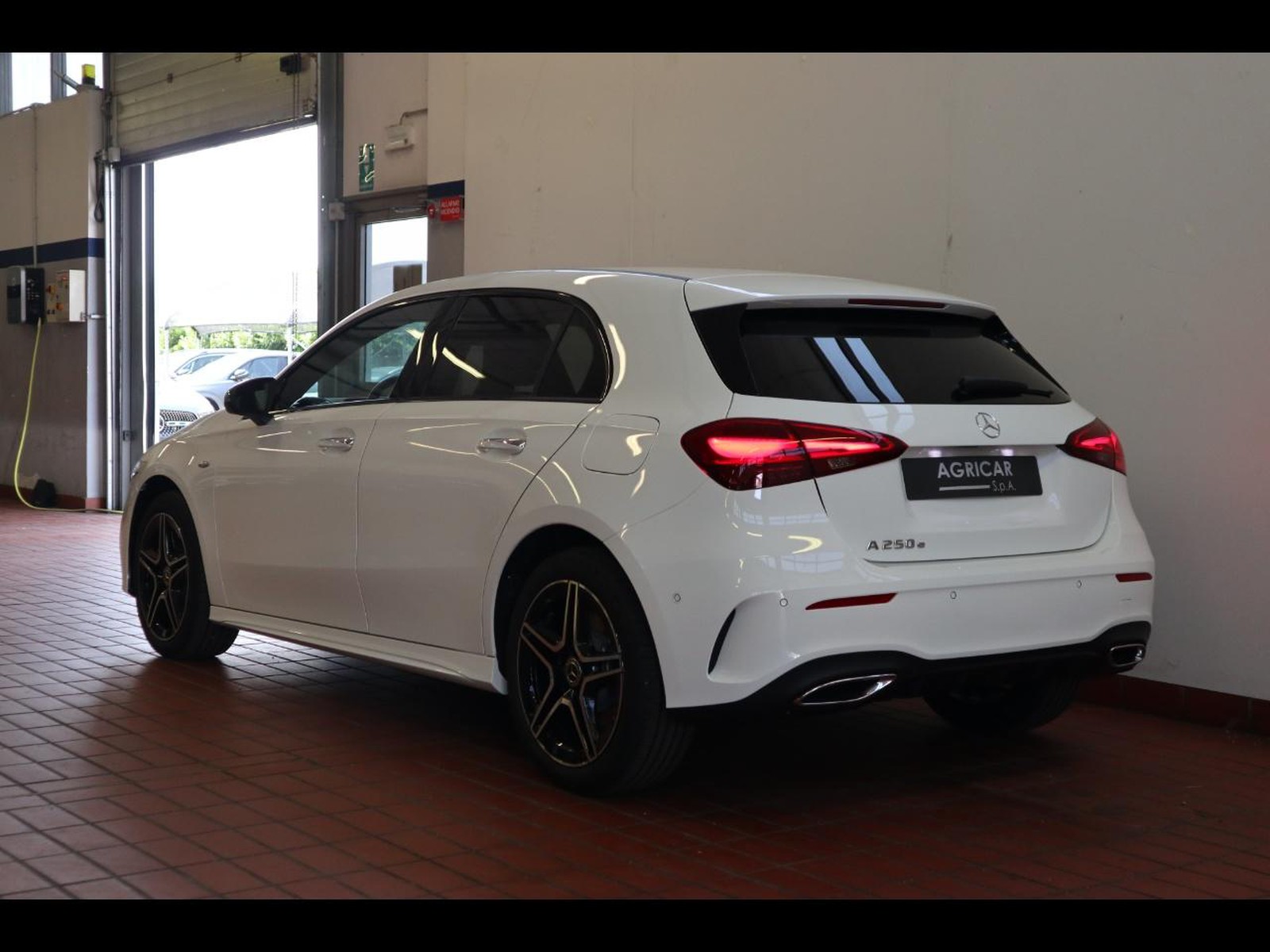 5 - Mercedes Classe A 250 e plug-in-hybrid amg line advanced plus speedshift dct amg 8g