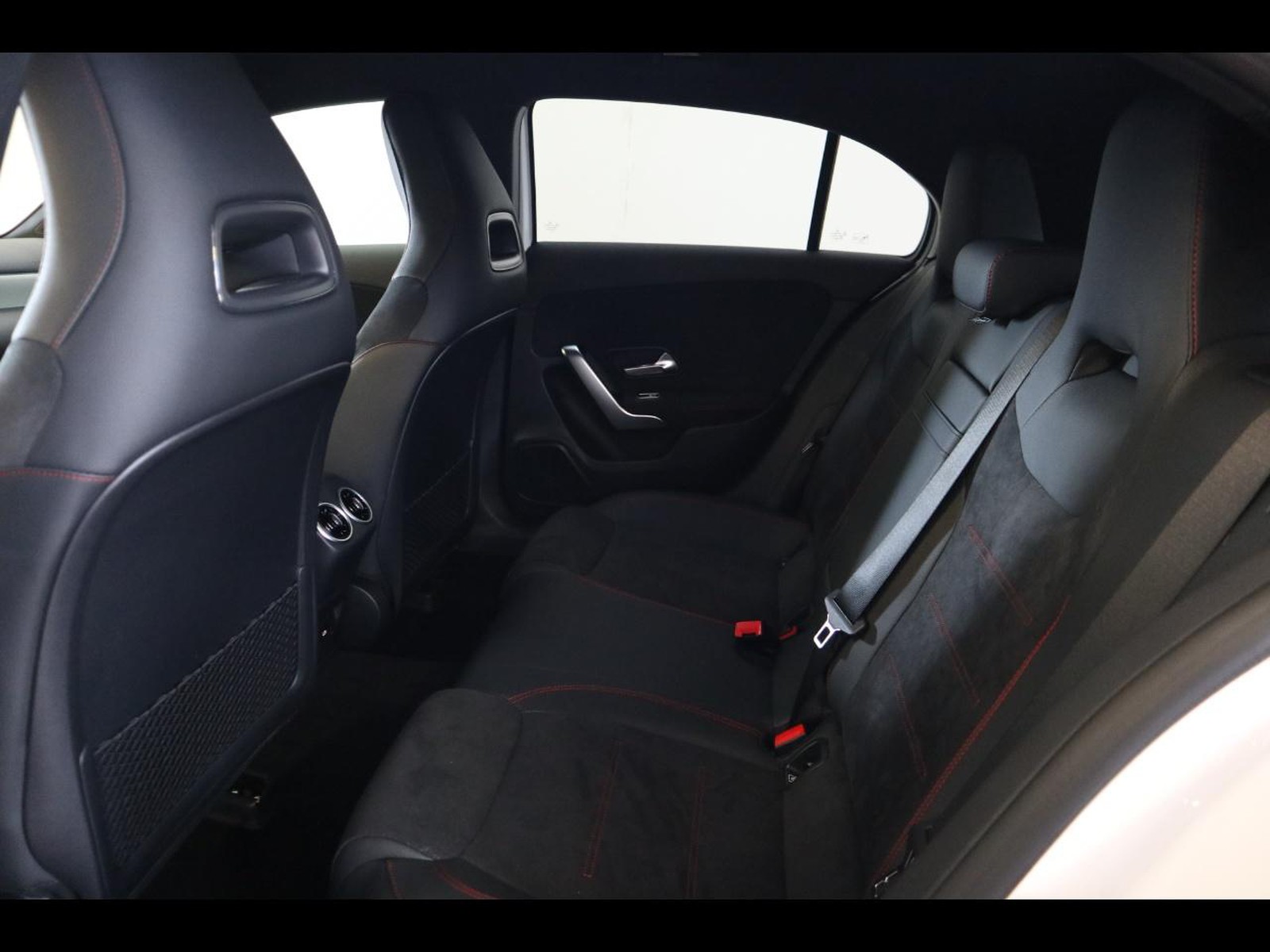 8 - Mercedes Classe A 250 e plug-in-hybrid amg line advanced plus speedshift dct amg 8g