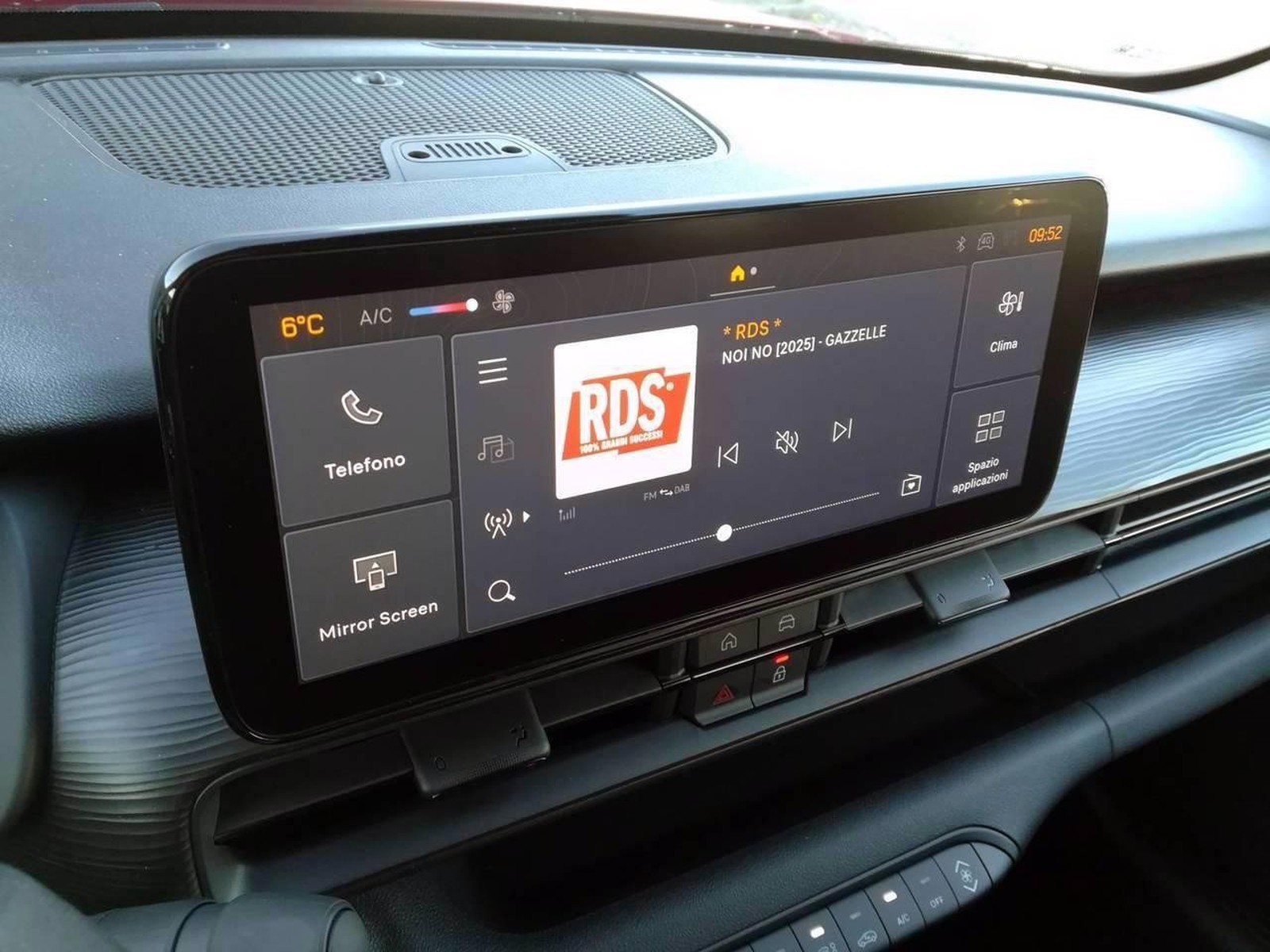 11 - Jeep Avenger 1.2 turbo 100cv longitude fwd