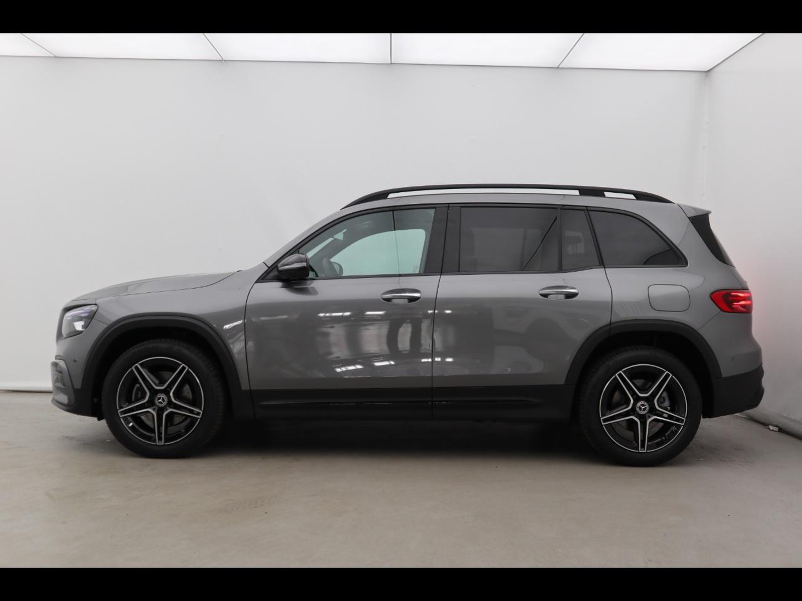 3 - Mercedes GLB 200 d amg line premium 8g-dct