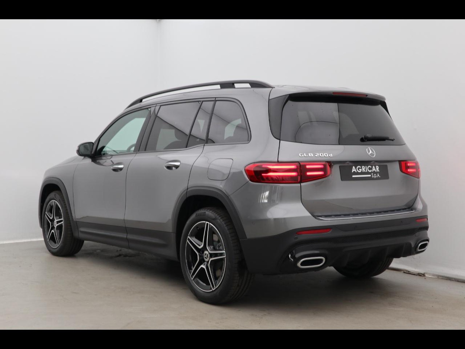 5 - Mercedes GLB 200 d amg line premium 8g-dct