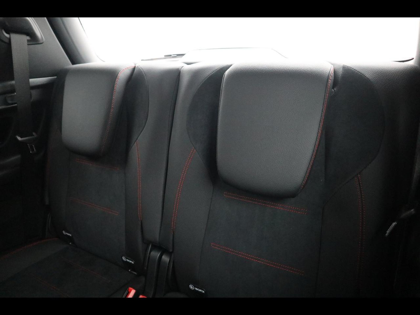 9 - Mercedes GLB 200 d amg line premium 8g-dct