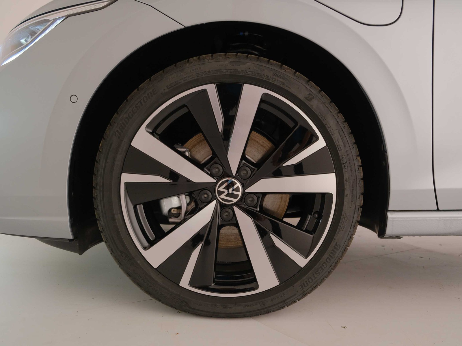 11 - Volkswagen Golf 1.5 tsi ehybrid 204cv edition plus dsg