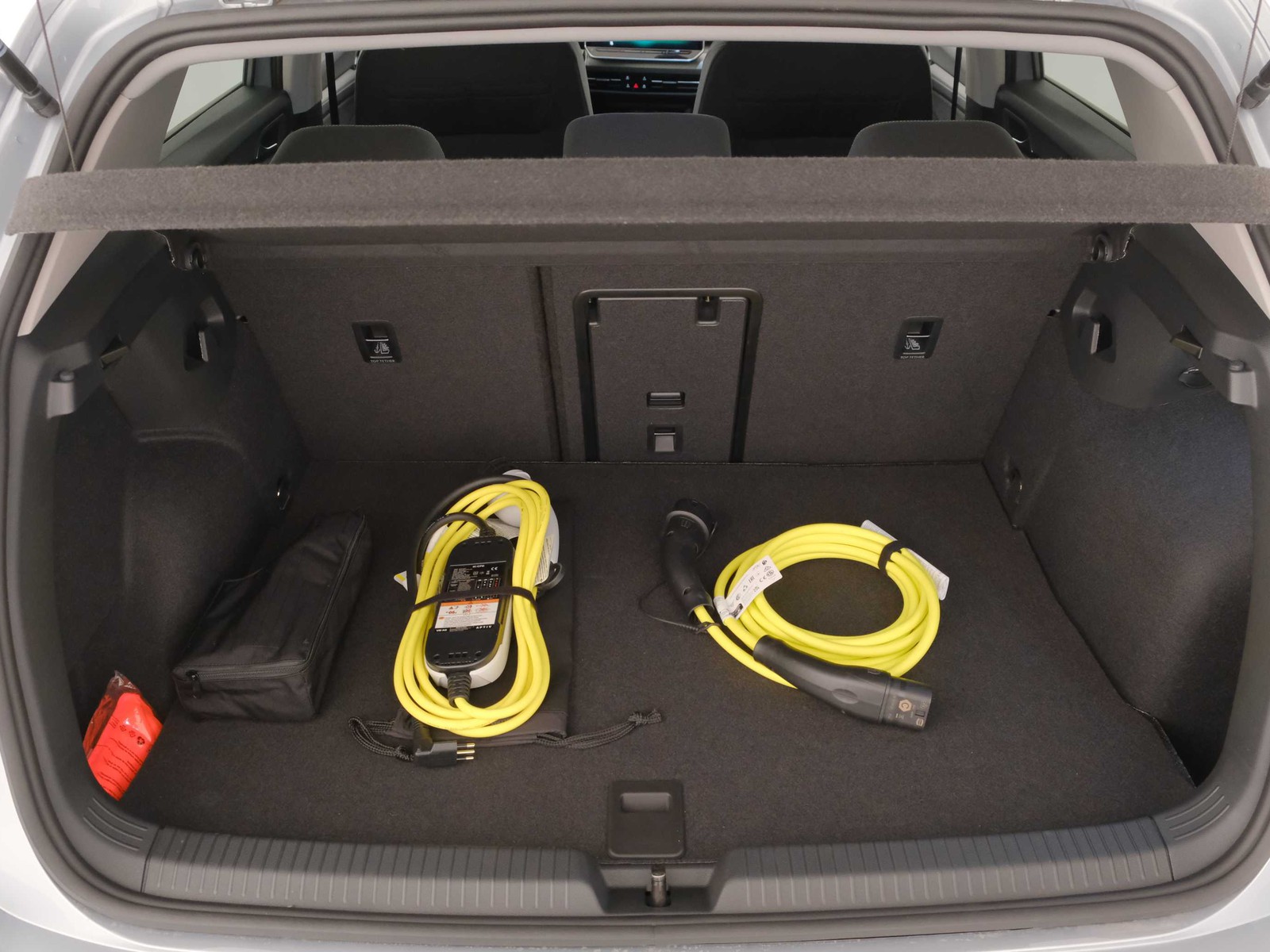 10 - Volkswagen Golf 1.5 tsi ehybrid 204cv edition plus dsg