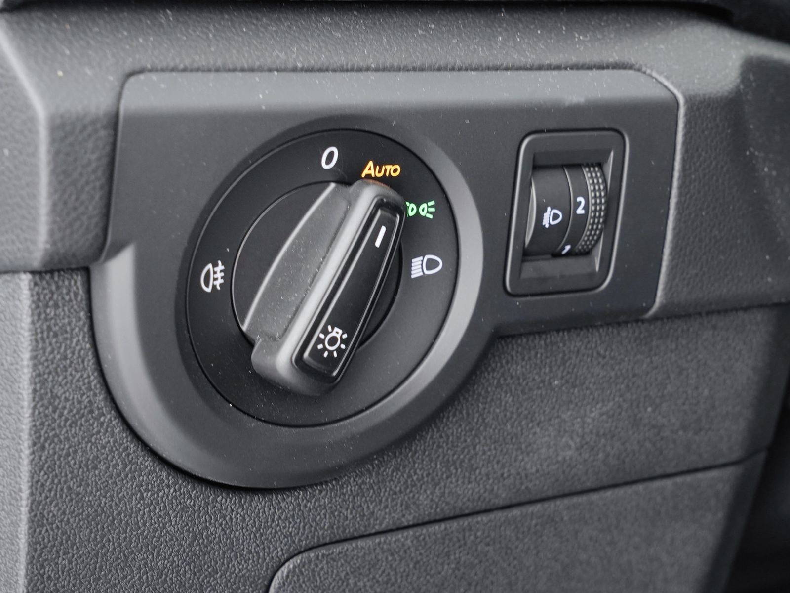 16 - Volkswagen T-Cross 1.0 tsi 115cv edition plus dsg