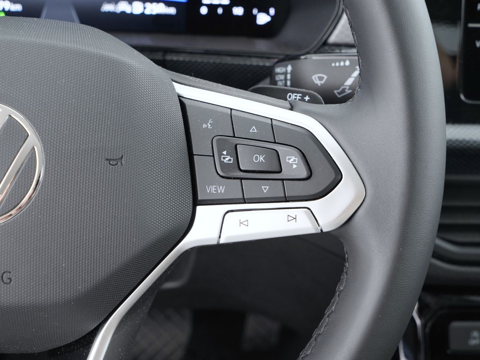 26 - Volkswagen T-Cross 1.0 tsi 115cv edition plus dsg