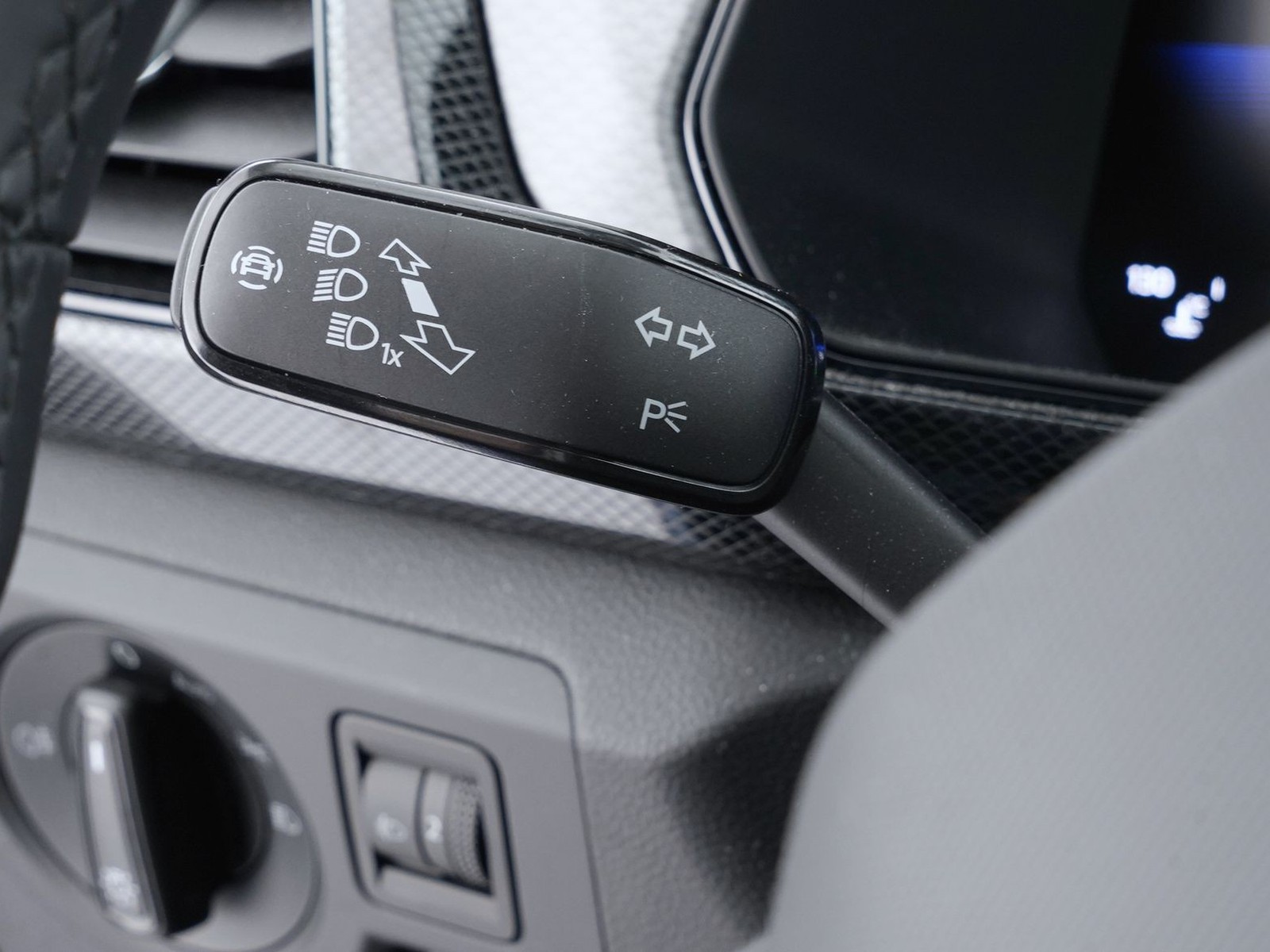 27 - Volkswagen T-Cross 1.0 tsi 115cv edition plus dsg