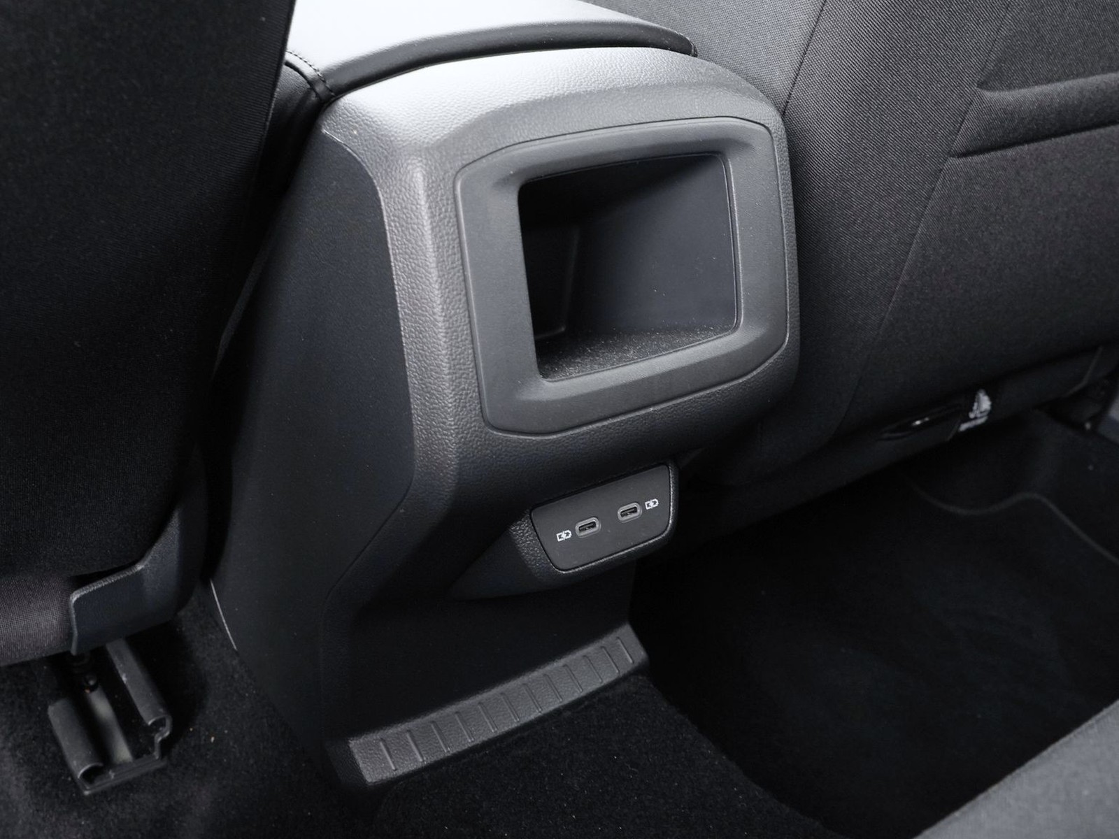 28 - Volkswagen T-Cross 1.0 tsi 115cv edition plus dsg