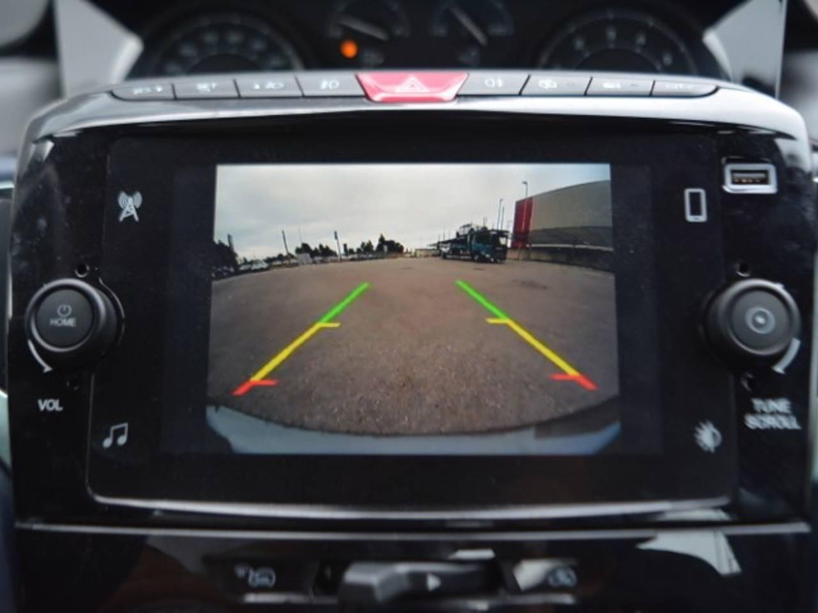 20 - Lancia Ypsilon 1.0 firefly hybrid 70cv platino s&s