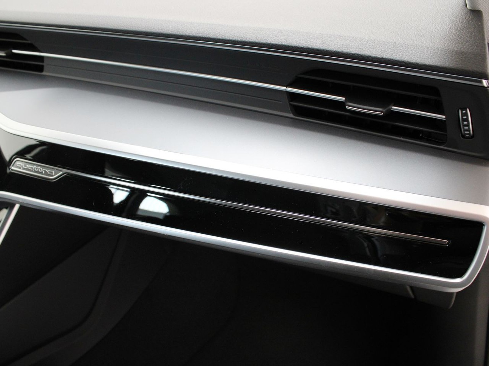 18 - Audi A6 avant 50 2.0 tfsi e business quattro ultra s tronic