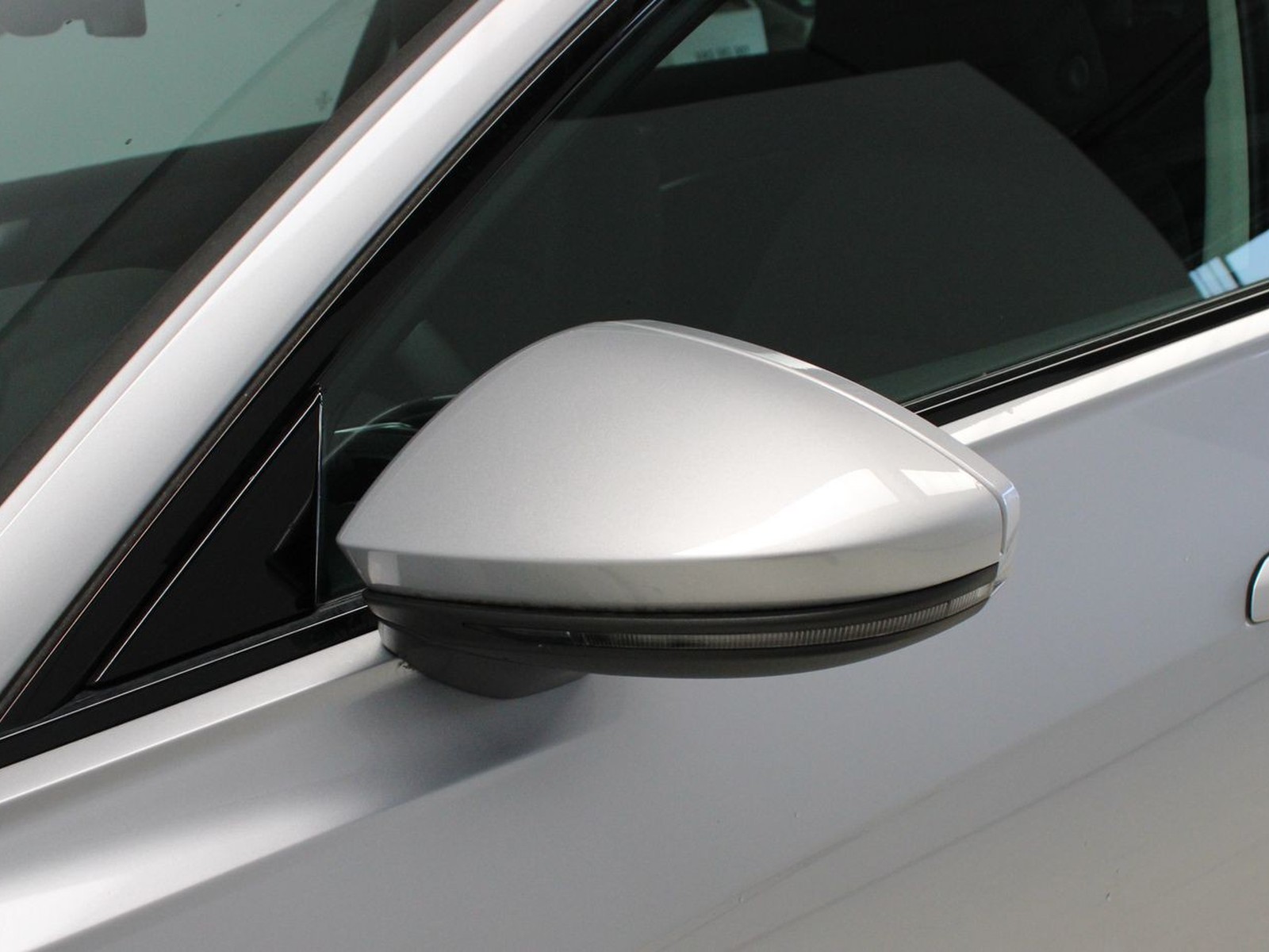 34 - Audi A6 avant 50 2.0 tfsi e business quattro ultra s tronic