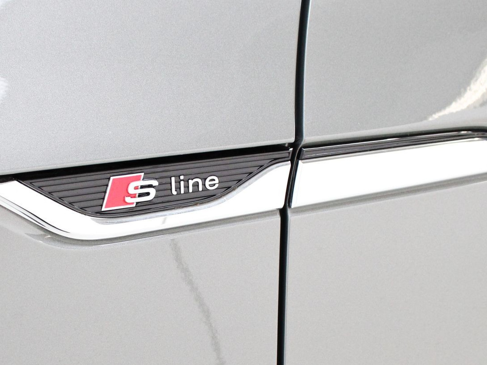 32 - Audi A5 sportback 40 2.0 tdi mhev 204cv s line edition s tronic