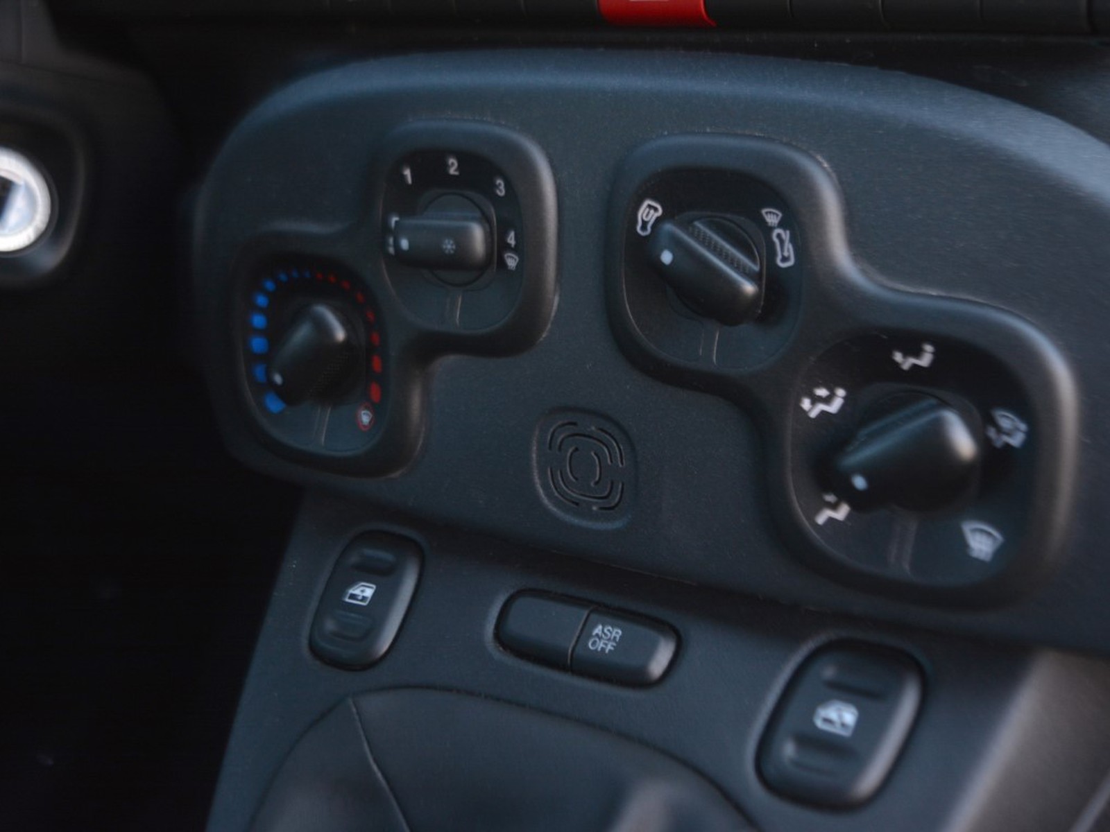 11 - Fiat Panda cross 1.0 firefly hybrid 70cv s&s 5p.ti