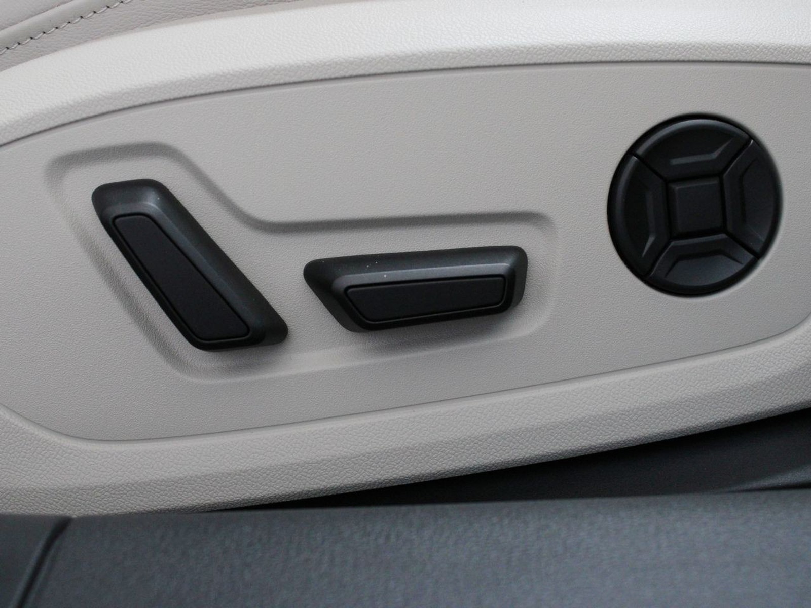 20 - Audi A6 avant 40 2.0 tdi mhev 12v business advanced quattro ultra s tronic