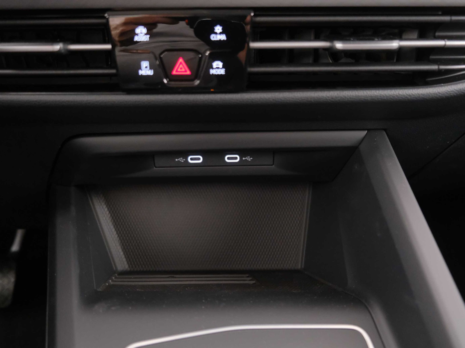 30 - Volkswagen Golf 1.5 tsi ehybrid 204cv edition plus dsg