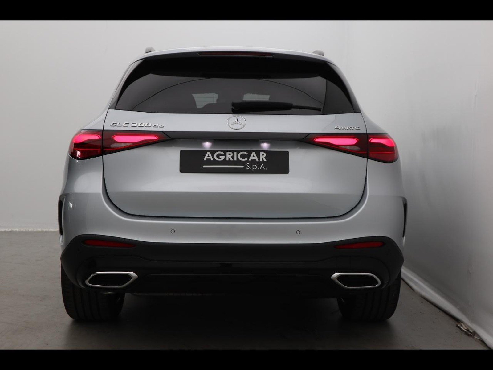 6 - Mercedes GLC suv 300 de plug in hybrid amg line advanced tech 4matic 9g-tronic