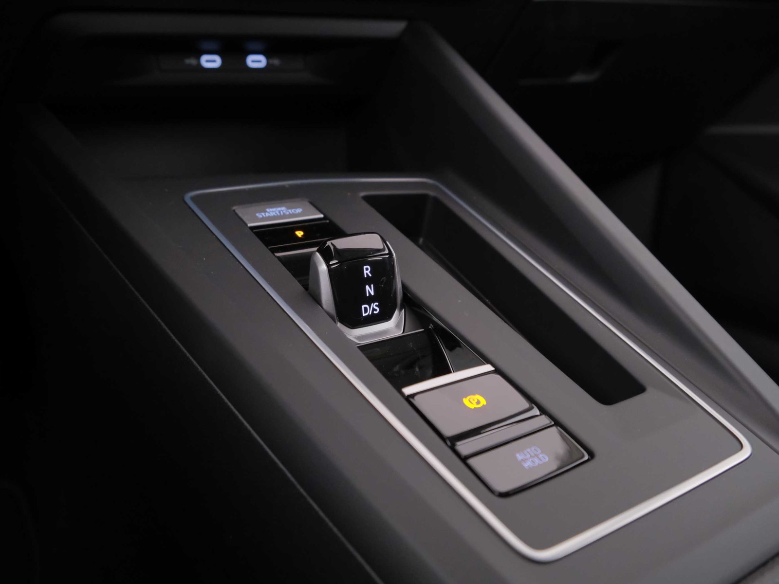 12 - Volkswagen Golf variant 2.0 tdi scr 150cv life dsg