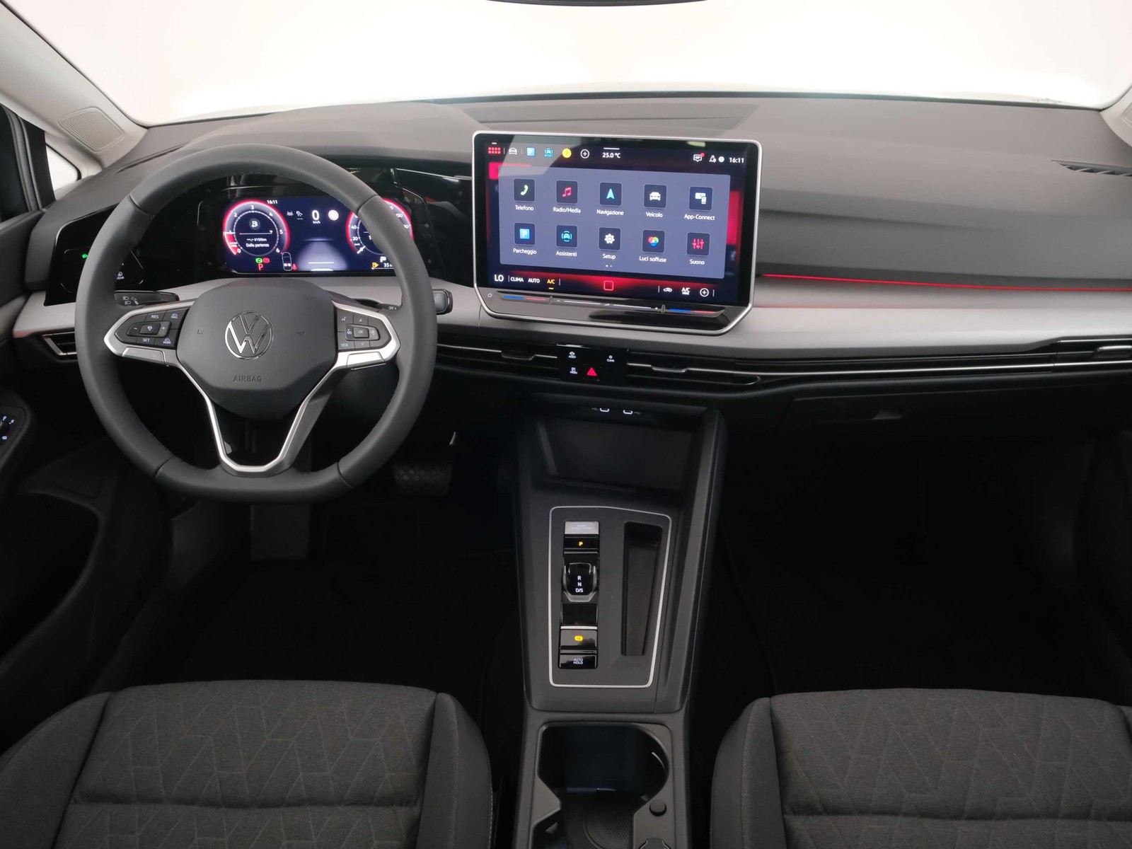 16 - Volkswagen Golf variant 2.0 tdi scr 150cv life dsg