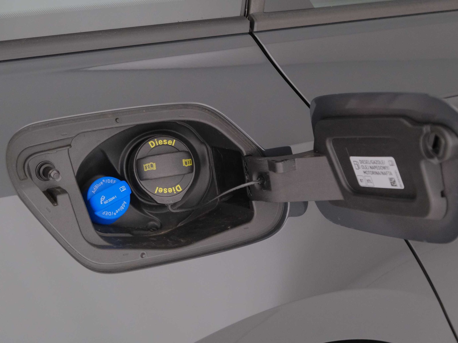 38 - Volkswagen Golf variant 2.0 tdi scr 150cv life dsg