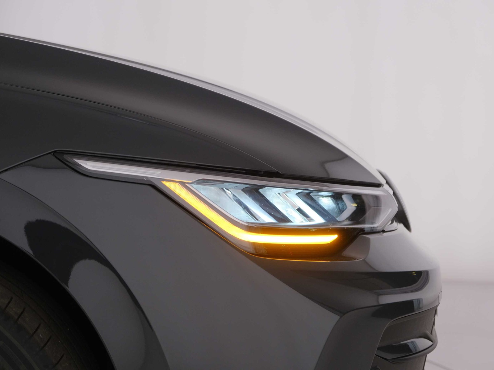 42 - Volkswagen Golf variant 2.0 tdi scr 150cv life dsg