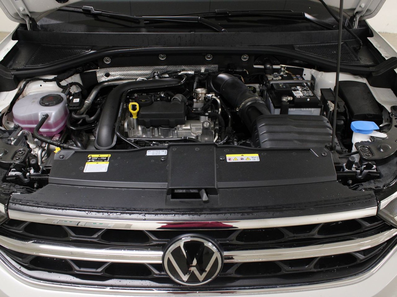 11 - Volkswagen T-Roc 1.0 tsi 115cv style