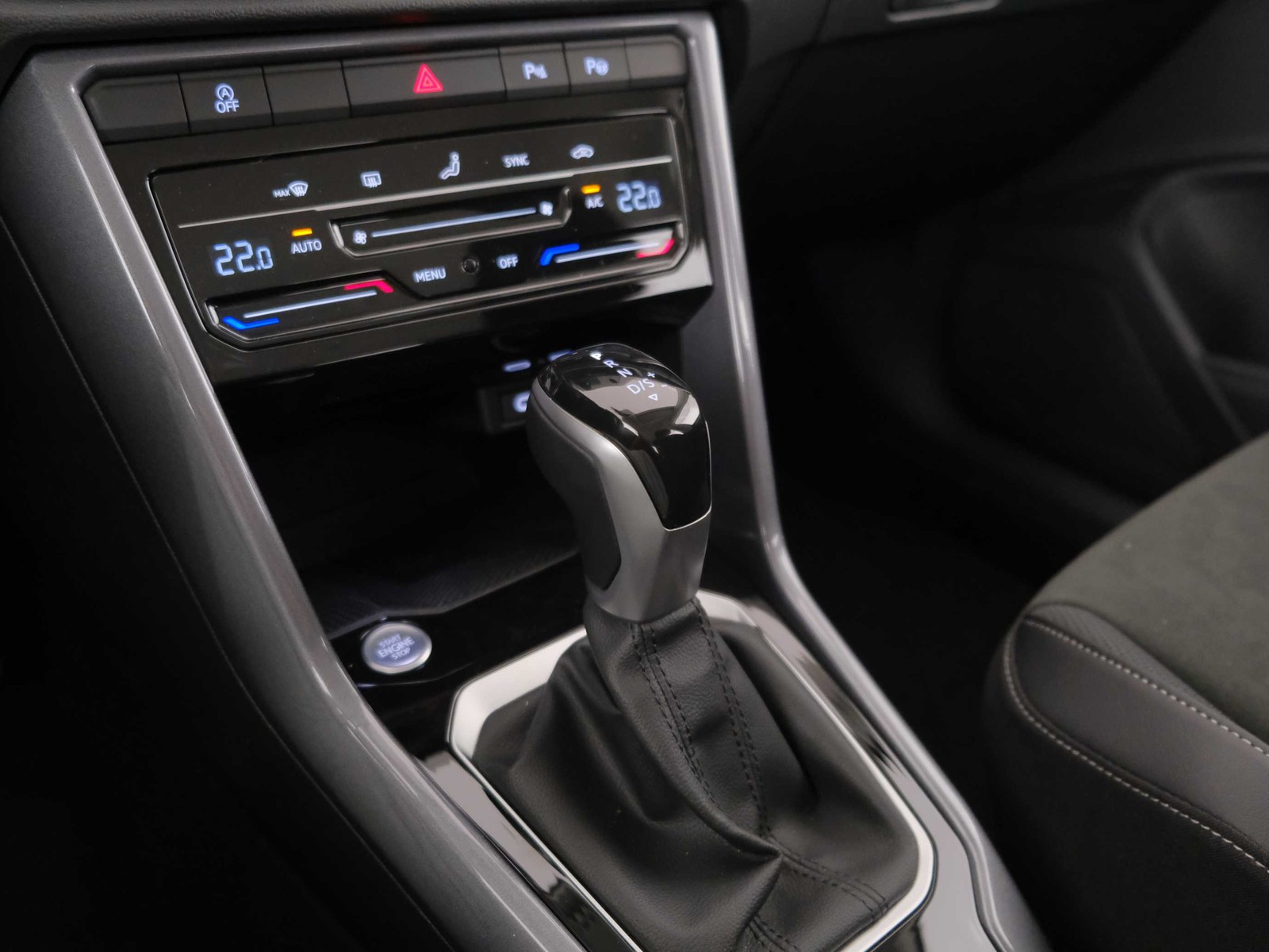 11 - Volkswagen T-Roc 1.5 tsi act style dsg