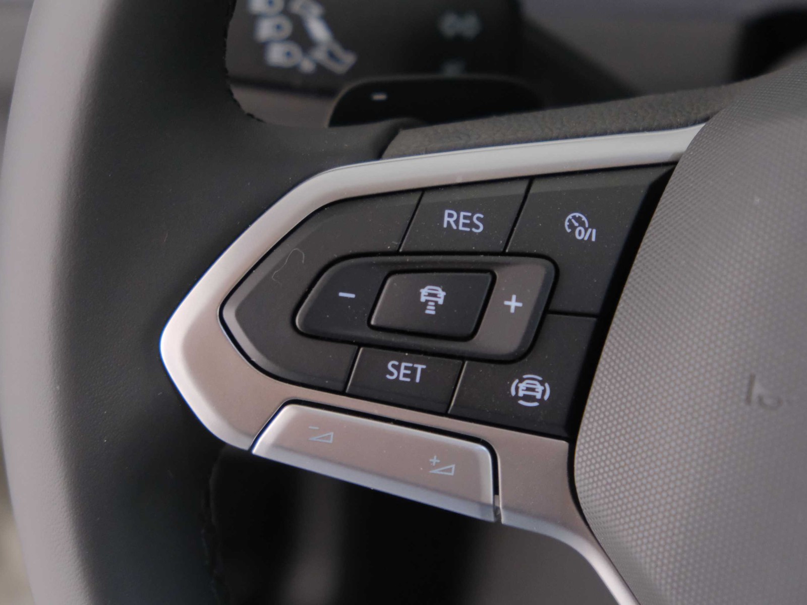 22 - Volkswagen T-Roc 1.5 tsi act style dsg