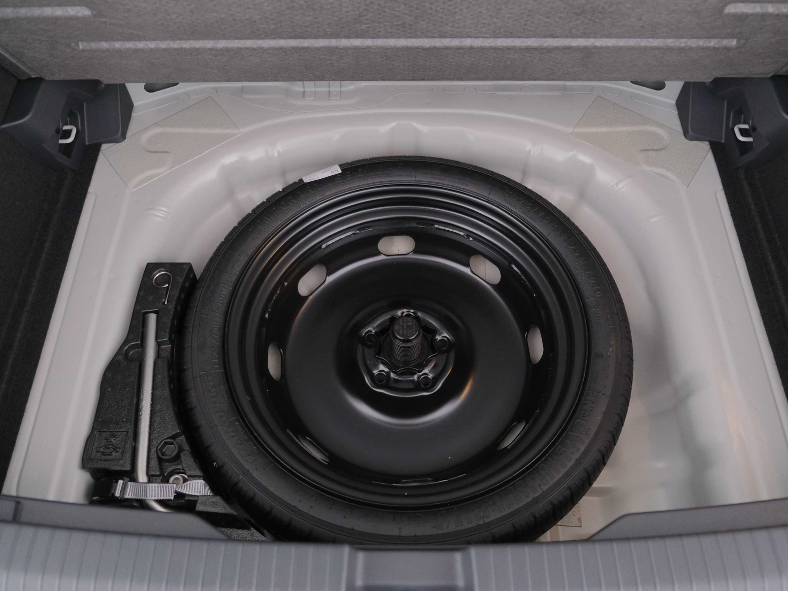 34 - Volkswagen T-Roc 1.5 tsi act style dsg