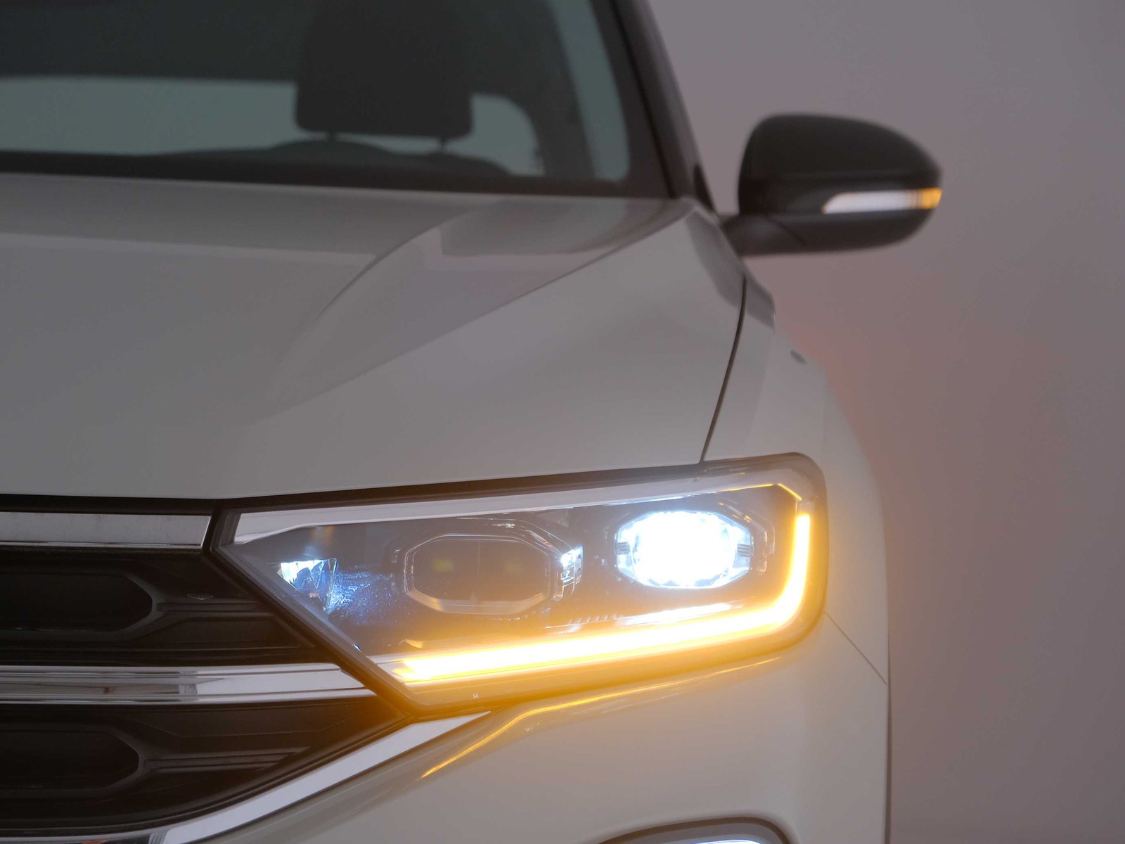 39 - Volkswagen T-Roc 1.5 tsi act style dsg