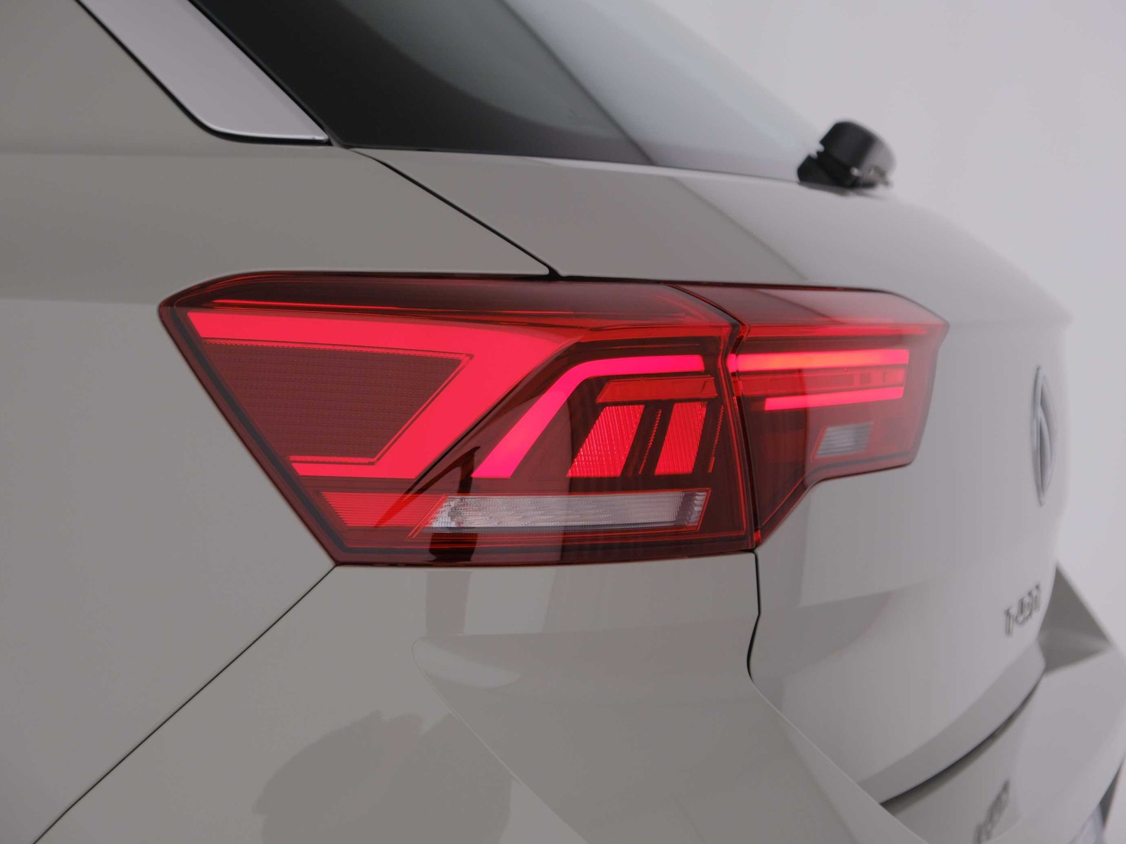 42 - Volkswagen T-Roc 1.5 tsi act style dsg