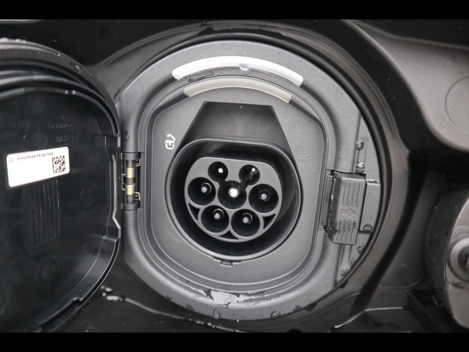 16 - Mercedes GLC suv 300 de plug in hybrid amg line advanced tech 4matic 9g-tronic