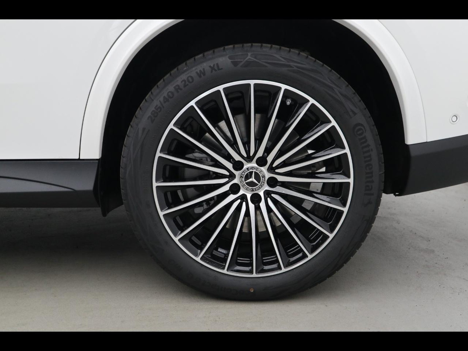 4 - Mercedes GLC suv 300 de plug in hybrid amg line advanced tech 4matic 9g-tronic